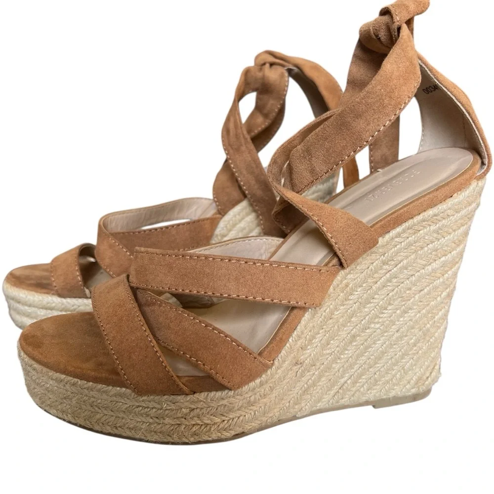 Tie Up Strappy Eapadrille Wedge Sandals. Size 7